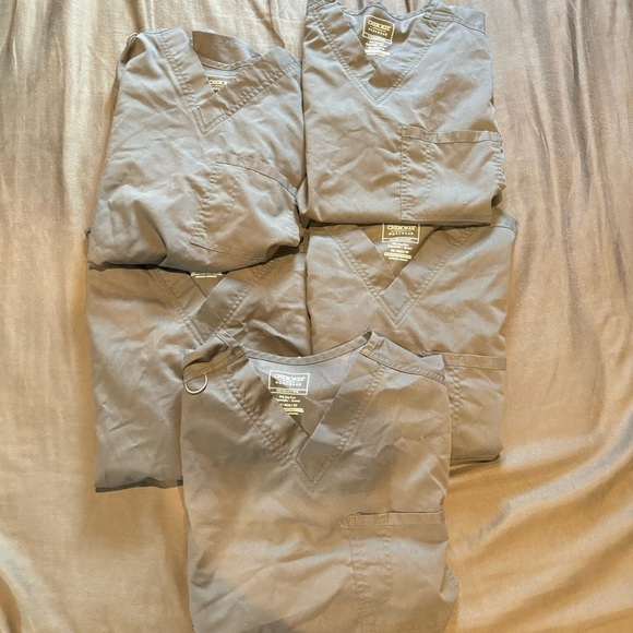 New✨ Cherokee Workwear Set of 5 Women’s Gray Scrub Tops - Picture 3 of 3